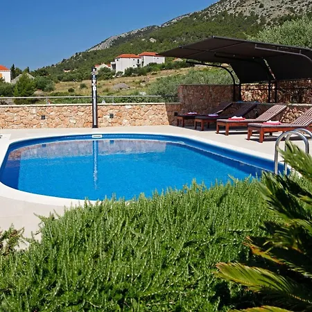 Ema&stela Villa